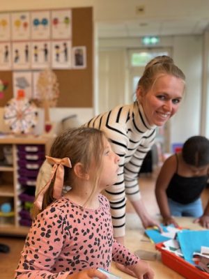 Bij ons staat een team van leerkrachten voor uw kind klaar dat zich onderscheidt door betrokkenheid, betrouwbaarheid, gedrevenheid en professionaliteit.